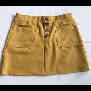 BLĀSHE Botton Down front mini skirt